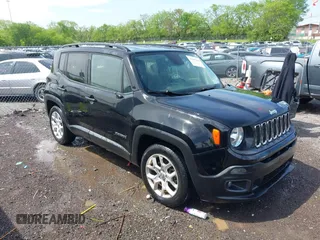 2017 Jeep Renegade Latitude with VIN ZACCJABB2HPG07439, listed as a IAAI auction lot 42092602 with 119,364 mi miles. Bid and sale history available at carsss.com. Image 1.