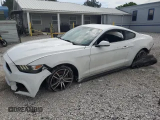 2015 Ford Mustang EcoBoost z VIN 1FA6P8TH7F5306748, wystawiony jako Copart lot #54726725 z przebiegiem 226 055 mil mil oraz Szkody całkowita. Historia ofert i sprzedaży dostępna na DreamBid. Obrazek 1.