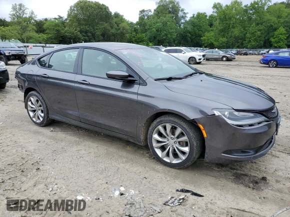 2015 Chrysler 200 S z VIN 1C3CCCBB5FN722116, wystawiony jako Copart lot #57477485 z przebiegiem 139 785 mil mil oraz Szkoda całkowita • Salvage title. Historia ofert i sprzedaży dostępna na DreamBid. Obrazek 4.