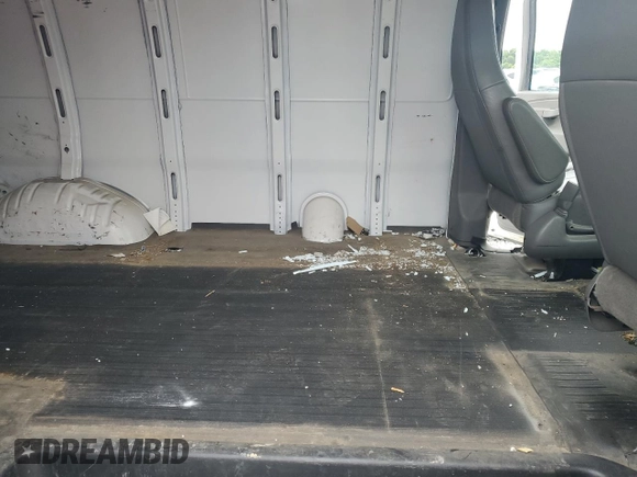 2017 Chevrolet Express Cargo z VIN 1GCWGAFG0H1321543, wystawiony jako Copart lot #56884035 z przebiegiem 125 311 mil mil oraz Szkoda całkowita • Salvage title. Historia ofert i sprzedaży dostępna na DreamBid. Obrazek 11.