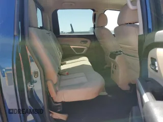 2017 Nissan Titan SV z VIN 1N6AA1E58HN514055, wystawiony jako Copart lot #52192245 z przebiegiem 82 445 mil mil oraz Czysty tytuł • Clean title. Historia ofert i sprzedaży dostępna na DreamBid. Obrazek 10.