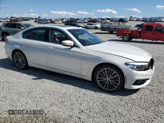 2018 BMW 5 Series 540i z VIN WBAJE5C52JWA97694, wystawiony jako Copart lot #58089145 z przebiegiem Nie podano mil oraz Szkoda całkowita • Salvage title. Historia ofert i sprzedaży dostępna na DreamBid. Obrazek 4.