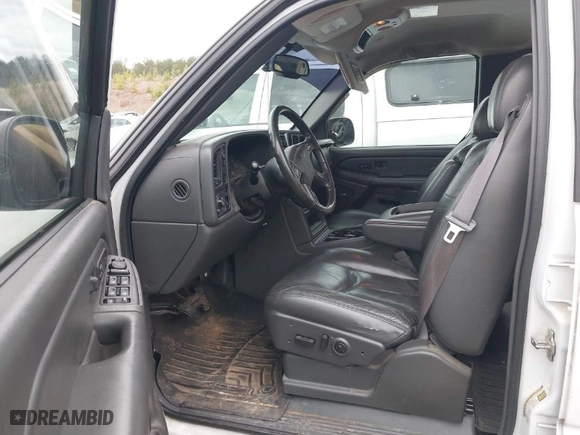 2004 Chevrolet Silverado 1500 Crew Cab LS with VIN 2GCEK13TX41348068, listed as a IAAI auction lot 41711319 with NaN miles. Bid and sale history available at carsss.com. Image 5.