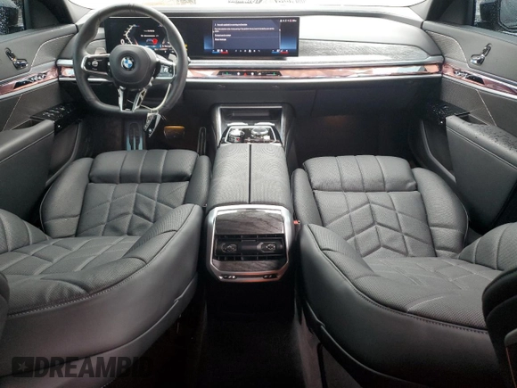 2024 BMW 7 Series 740i z VIN WBA23EH09RCP56372, wystawiony jako Copart lot #73053314 z przebiegiem 18 365 mil mil oraz Szkoda całkowita • Salvage title. Historia ofert i sprzedaży dostępna na DreamBid. Obrazek 8.