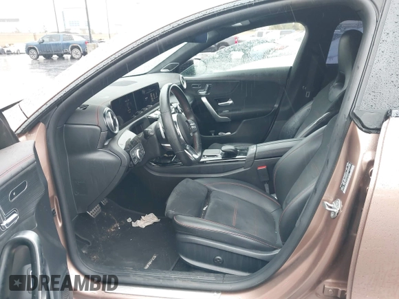 2023 Mercedes-Benz CLA 250 z VIN W1K5J4GB0PN329558, wystawiony jako IAAI lot #41776336 z przebiegiem 35 312 mil mil oraz . Historia ofert i sprzedaży dostępna na DreamBid. Obrazek 5.