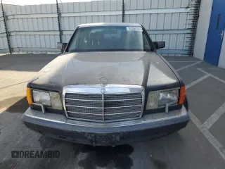 1989 Mercedes-Benz 560 with VIN WDBCA39D7KA428225, listed as a Copart auction lot 85363764 with 263,874 mi miles and Clean Title. Bid and sale history available at DreamBid. Image 5.