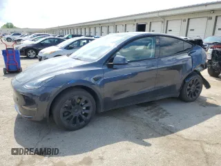 2024 Tesla Model Y Long Range z VIN 7SAYGDEE1RA234222, wystawiony jako Copart lot #55139025 z przebiegiem 17 829 mil mil oraz Szkoda całkowita • Salvage title. Historia ofert i sprzedaży dostępna na DreamBid. Obrazek 1.