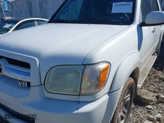 2006 Toyota Sequoia SR5 with VIN 5TDZT34A56S276120, listed as a IAAI auction lot 41390519 with 328,802 mi miles. Bid and sale history available at carsss.com. Image 6.