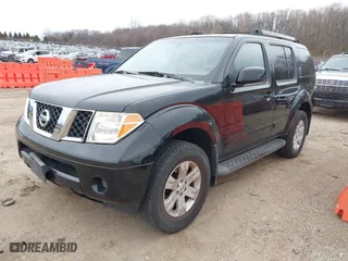 2005 Nissan Pathfinder LE with VIN 5N1AR18W35C787231, listed as a IAAI auction lot 41485147 with 171,396 mi miles. Bid and sale history available at carsss.com. Image 2.