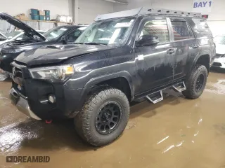 2020 Toyota 4Runner SR5 with VIN JTEBU5JR3L5815481, listed as a Copart auction lot 47582225 with 39,842 mi miles and Salvage Title. Bid and sale history available at carsss.com. Image 1.