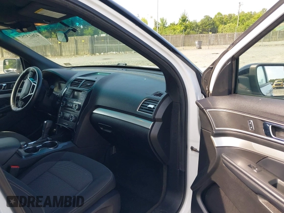 2017 Ford Explorer XLT z VIN 1FM5K8D81HGB28258, wystawiony jako IAAI lot #42613757 z przebiegiem 89 694 mil mil oraz . Historia ofert i sprzedaży dostępna na DreamBid. Obrazek 5.