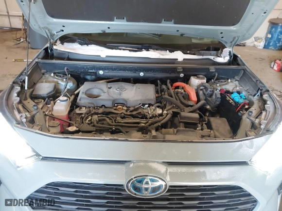2022 Toyota RAV4 Hybrid XLE with VIN 2T3RWRFV1NW133432, listed as a IAAI auction lot 41561305 with 35,042 mi miles. Bid and sale history available at carsss.com. Image 10.