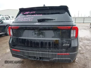 2025 Ford Explorer ST-Line with VIN 1FMUK8KHXSGB31438, listed as a IAAI auction lot 41895575 with 721 mi miles. Bid and sale history available at carsss.com. Image 16.