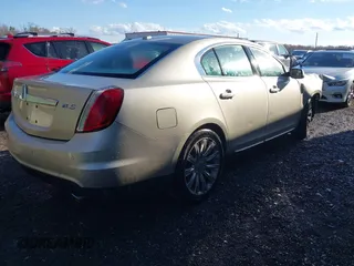 2010 Lincoln MKS z VIN 1LNHL9DR6AG610125, wystawiony jako IAAI lot #40764624 z przebiegiem 202 759 mil mil oraz . Historia ofert i sprzedaży dostępna na DreamBid. Obrazek 4.