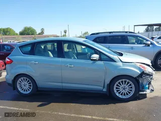 2013 Ford C-Max Hybrid SEL with VIN 1FADP5BUXDL521814, listed as a IAAI auction lot 41944352 with 130,999 mi miles. Bid and sale history available at carsss.com. Image 14.