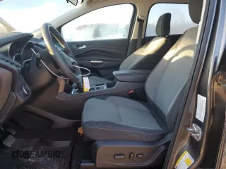 2018 Ford Escape SE z VIN 1FMCU9GD7JUA19262, wystawiony jako Copart lot #84627944 z przebiegiem 89 993 mil mil oraz Szkoda całkowita • Salvage title. Historia ofert i sprzedaży dostępna na DreamBid. Obrazek 7.