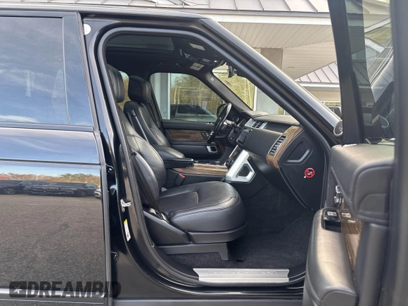 2019 Land Rover Range Rover HSE with VIN SALGS2SV5KA528460, listed as a IAAI auction lot 42184615 with 122,951 mi miles and . Bid and sale history available at DreamBid. Image 5.