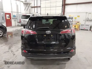 2018 Toyota RAV4 XLE с VIN 2T3RFREVXJW721812, выставлен на аукционе IAAI как лот 42358506 с пробегом 100 777 миль миль и . История ставок и продаж доступна на DreamBid. Изображение 17.