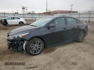 2024 Kia Forte GT-Line with VIN 3KPF54AD2RE738892, listed as a Copart auction lot 44420115 with 27,475 mi miles and Salvage Title. Bid and sale history available at carsss.com. Image 1.
