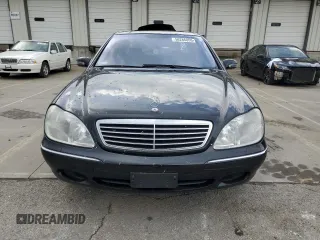 2002 Mercedes-Benz S 500 z VIN WDBNG75J22A219954, wystawiony jako Copart lot #56286855 z przebiegiem 144 562 mil mil oraz Szkody całkowita. Historia ofert i sprzedaży dostępna na DreamBid. Obrazek 5.