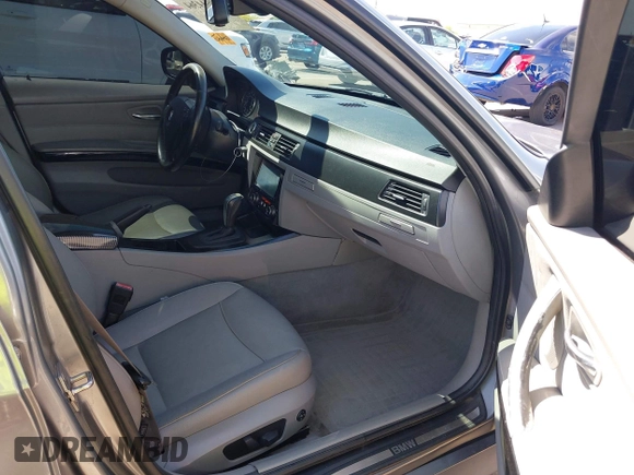 2011 BMW 3 Series 328i with VIN WBAPH7C52BE131134, listed as a IAAI auction lot 42114364 with 145,956 mi miles and . Bid and sale history available at carsss.com. Image 5.
