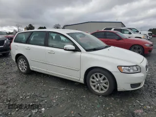 2008 Volvo V50 2.4L with VIN YV1MW382182420660, listed as a Copart auction lot 87250364 with 282,477 mi miles and Clean Title. Bid and sale history available at carsss.com. Image 4.