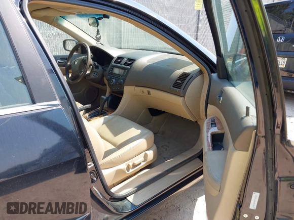 2004 Honda Accord EX с VIN 1HGCM66584A097098, выставлен на аукционе IAAI как лот 42431021 с пробегом 135 143 миль миль и . История ставок и продаж доступна на DreamBid. Изображение 5.