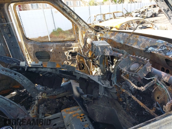 2018 Nissan NV SV z VIN 5BZBF0AA1JN850819, wystawiony jako IAAI lot #41817972 z przebiegiem Nie podano mil oraz . Historia ofert i sprzedaży dostępna na DreamBid. Obrazek 5.