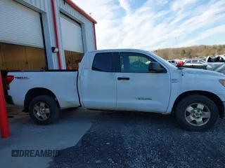 2007 Toyota Tundra SR5 с VIN 5TBBT54177S457632, выставлен на аукционе IAAI как лот 41632011 с пробегом 180 325 миль миль и . История ставок и продаж доступна на DreamBid. Изображение 13.