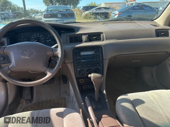 2000 Toyota Camry CE with VIN 4T1BG22K0YU002152, listed as a Copart auction lot 88989705 with 366,512 mi miles and Clean Title. Bid and sale history available at DreamBid. Image 9.