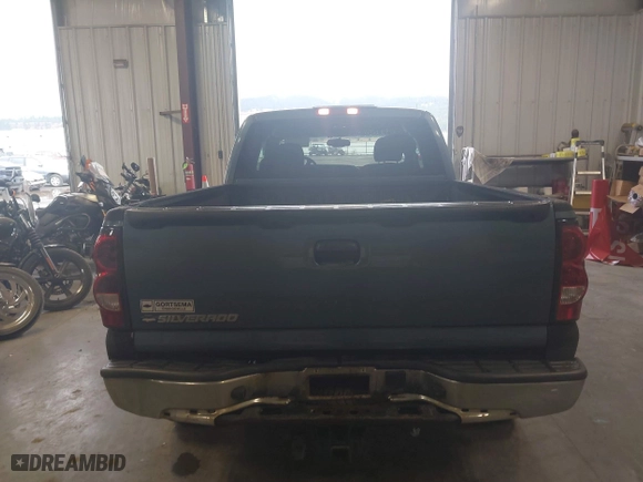 2006 Chevrolet Silverado 1500 LT2 with VIN 1GCEK19B36Z106215, listed as a IAAI auction lot 40699968 with 183,870 mi miles. Bid and sale history available at carsss.com. Image 15.