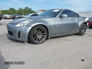2005 Nissan 350Z Enthusiast with VIN JN1AZ34D85M609056, listed as a IAAI auction lot 42079583 with 203,596 mi miles. Bid and sale history available at carsss.com. Image 2.