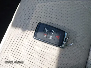 2021 Land Rover Range Rover Velar S z VIN SALYJ2EXXMA302793, wystawiony jako IAAI lot #42234683 z przebiegiem 32 776 mil mil oraz . Historia ofert i sprzedaży dostępna na DreamBid. Obrazek 11.