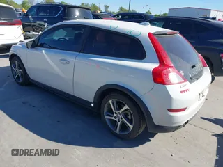 2013 Volvo C30 T5 with VIN YV1672MK1D2309378, listed as a IAAI auction lot 41836950 with 88,590 mi miles and . Bid and sale history available at DreamBid. Image 3.