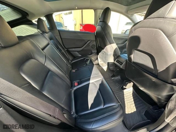 2021 Tesla Model Y Long Range with VIN 5YJYGDEE7MF196889, listed as a Copart auction lot 45724325 with 123,930 mi miles and Clean Title. Bid and sale history available at carsss.com. Image 6.