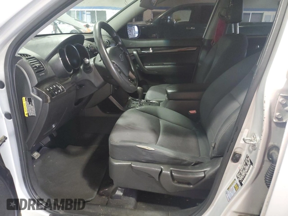 2012 Kia Sorento LX z VIN 5XYKT3A69CG294520, wystawiony jako Copart lot #59002835 z przebiegiem Nie podano mil oraz Czysty tytuł • Clean title. Historia ofert i sprzedaży dostępna na DreamBid. Obrazek 7.