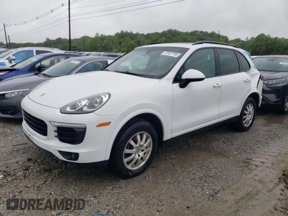 2017 Porsche Cayenne z VIN WP1AA2A23HKA87999, wystawiony jako Copart lot #57457705 z przebiegiem 27 231 mil mil oraz Szkoda całkowita • Salvage title. Historia ofert i sprzedaży dostępna na DreamBid. Obrazek 1.
