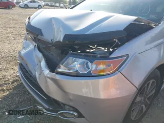 2014 Honda Odyssey Touring with VIN 5FNRL5H95EB108427, listed as a IAAI auction lot 39992643 with 100,658 mi miles and . Bid and sale history available at DreamBid. Image 6.