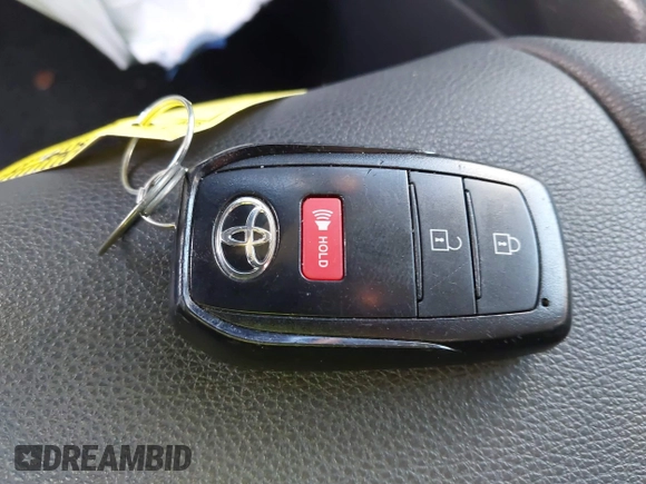 2022 Toyota Corolla Cross XLE с VIN 7MUEAAAG9NV005163, выставлен на аукционе IAAI как лот 41739906 с пробегом 55 424 миль миль и . История ставок и продаж доступна на DreamBid. Изображение 11.