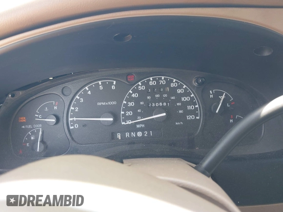 2000 Ford Explorer z VIN 1FMZU64P3YZB70619, wystawiony jako IAAI lot #42000128 z przebiegiem 230 681 mil mil oraz . Historia ofert i sprzedaży dostępna na DreamBid. Obrazek 7.