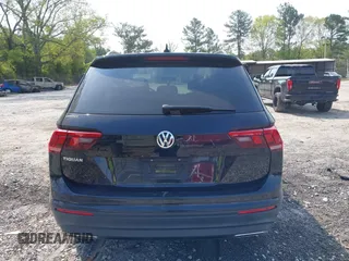 2020 Volkswagen Tiguan S z VIN 3VV1B7AX7LM058984, wystawiony jako IAAI lot #42045211 z przebiegiem 77 293 mil mil oraz . Historia ofert i sprzedaży dostępna na DreamBid. Obrazek 16.