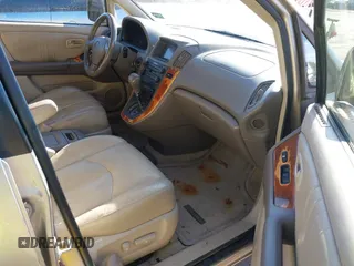 2000 Lexus RX 300 with VIN JT6HF10UXY0137749, listed as a IAAI auction lot 41993563 with 161,996 mi miles and . Bid and sale history available at DreamBid. Image 5.