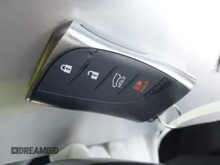 2021 Lexus GX 460 Premium z VIN JTJAM7BX6M5286485, wystawiony jako IAAI lot #40980039 z przebiegiem 35 293 mil mil oraz . Historia ofert i sprzedaży dostępna na DreamBid. Obrazek 11.