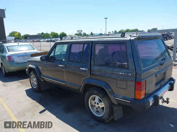 1987 Jeep Cherokee with VIN 1JCML7849HT112362, listed as a IAAI auction lot 42646285 with 162,661 mi miles and . Bid and sale history available at DreamBid. Image 3.