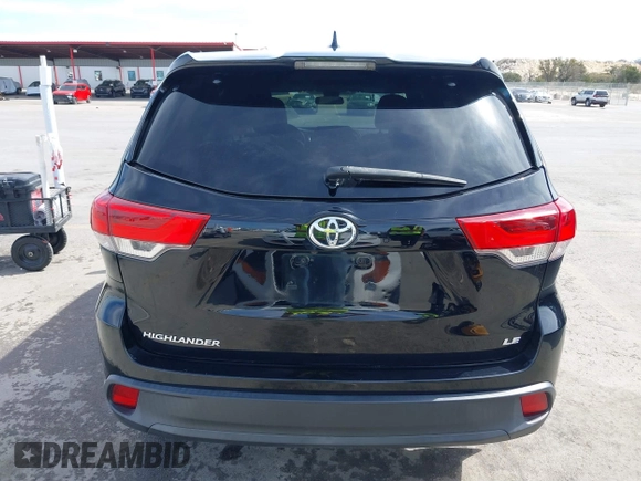 2018 Toyota Highlander LE z VIN 5TDZZRFH2JS276211, wystawiony jako IAAI lot #41799446 z przebiegiem 121 635 mil mil oraz . Historia ofert i sprzedaży dostępna na DreamBid. Obrazek 16.