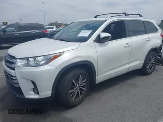 2018 Toyota Highlander SE with VIN 5TDKZRFH7JS546793, listed as a IAAI auction lot 42156937 with 59,181 mi miles and . Bid and sale history available at DreamBid. Image 17.