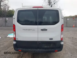 2019 Ford Transit z VIN 1FTYR1ZM4KKB00758, wystawiony jako IAAI lot #42006896 z przebiegiem 67 270 mil mil oraz . Historia ofert i sprzedaży dostępna na DreamBid. Obrazek 16.