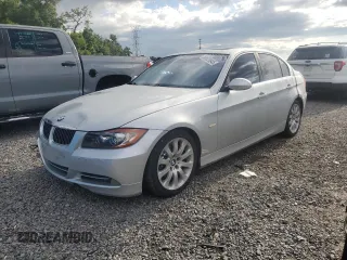 2007 BMW 3 Series 335i z VIN WBAVB73507PA86489, wystawiony jako Copart lot #56629945 z przebiegiem 231 693 mil mil oraz Szkoda całkowita • Salvage title. Historia ofert i sprzedaży dostępna na DreamBid. Obrazek 1.