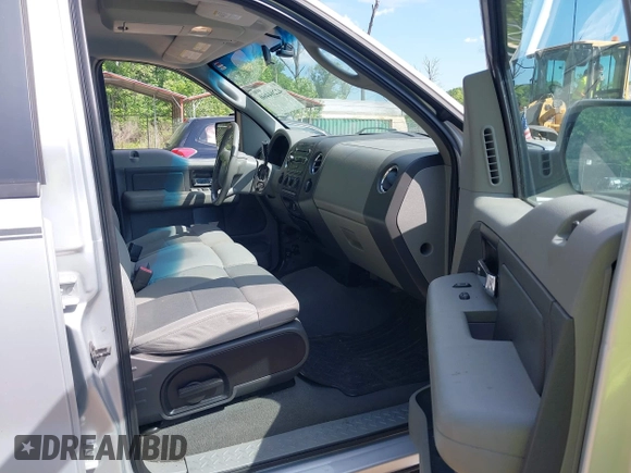 2008 Ford F-150 XLT z VIN 1FTPW14V88FA65700, wystawiony jako IAAI lot #42204460 z przebiegiem 109 230 mil mil oraz . Historia ofert i sprzedaży dostępna na DreamBid. Obrazek 5.