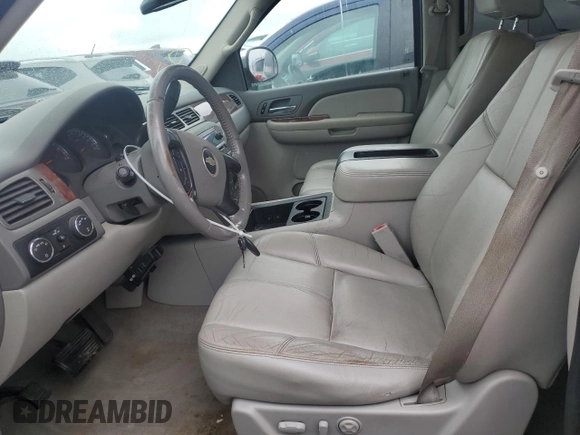2008 Chevrolet Tahoe LTZ with VIN 1GNFK130X8J181353, listed as a Copart auction lot 53565155 with 254,735 mi miles and Clean title. Bid and sale history available at DreamBid. Image 7.